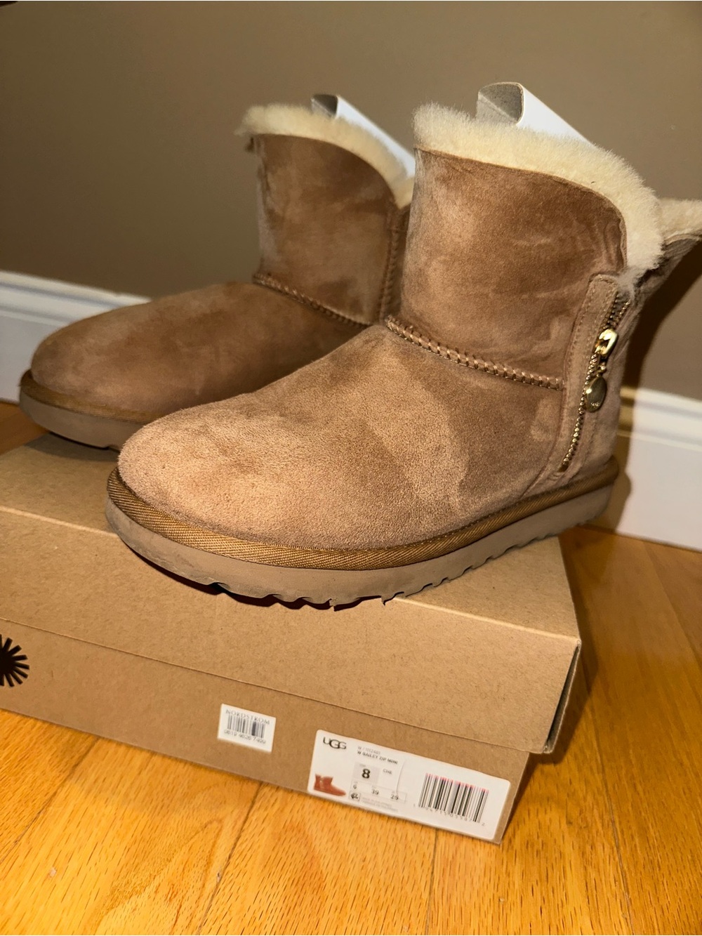 UGG Women's Chestnut Suede Shearling Zip Short Boot